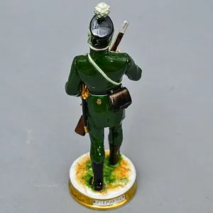 Фарфоровая статуэтка Солдат - «Стрелок корпуса герцога Камберлендского», Rudolf Kammer Германия.