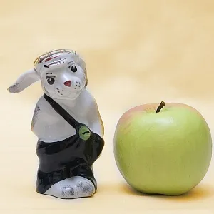 Фарфоровая Статуэтка «Заяц-хулиган» СССР Дулево -70 -е годы ХХ века.