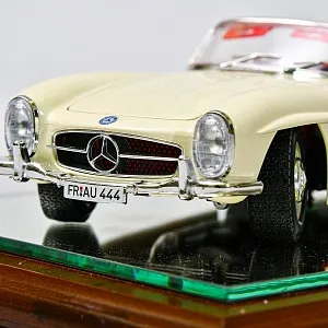 Коллекционная Металлическая Модель «Автомобиль - Mercedes-Benz 300 SL Cabriolet» Германия.