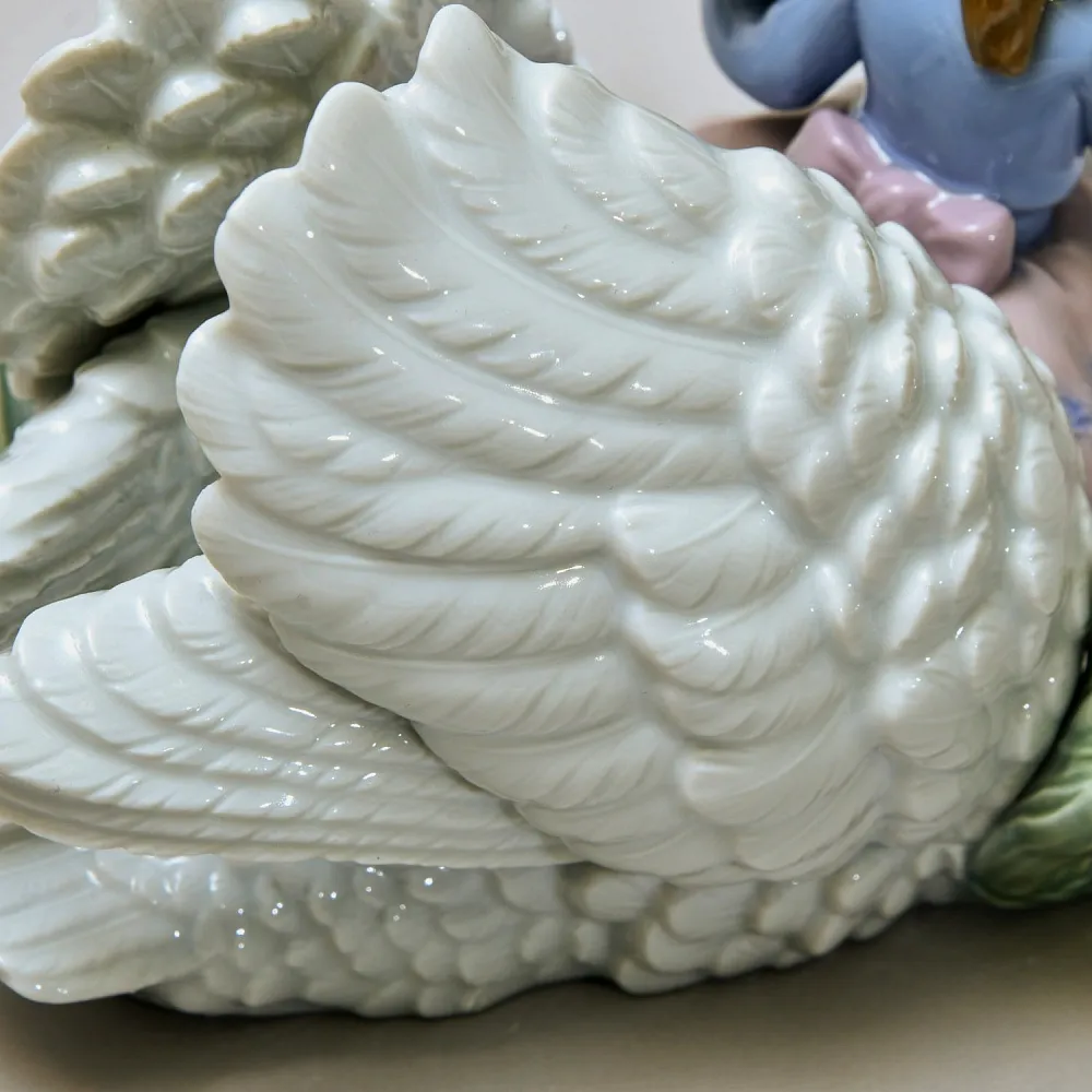 Коллекционная Фарфоровая Статуэтка «Девочка и лебедь», Lladro Испания - 1990 год.