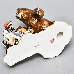 Коллекционная Фарфоровая Статуэтка «Охота на медведя», Россия. 