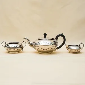 Набор для подачи Чая, АРТ ДЕКО, Silverplate William Hutton&Sons Англия, начало ХХ века.
