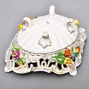 Фарфоровая Сухарница - Конфетница на ножках «Букет с розами», SP Dresden / Potschappel Германия.