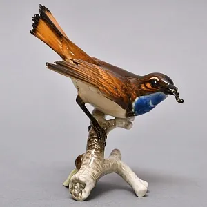 Коллекционная Фарфоровая статуэтка «Птица. Варакушка c добычей», Hutschenreuther Германия.