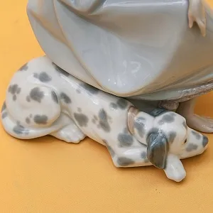 Фарфоровая Статуэтка «Телефонный Разговор» Lladro, Daisa, Испания - 1987 год.