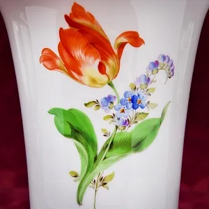 Коллекционная Фарфоровая Ваза «ТЮЛЬПАН» Н -19 см., MEISSEN Германия, первая половина ХХ века.