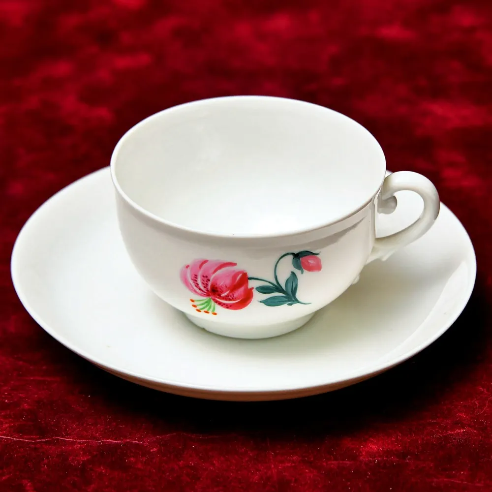 Антикварная Коллекционная Кофейная пара «ЛИЛИЯ», фарфор Nymphenburg, Германия.