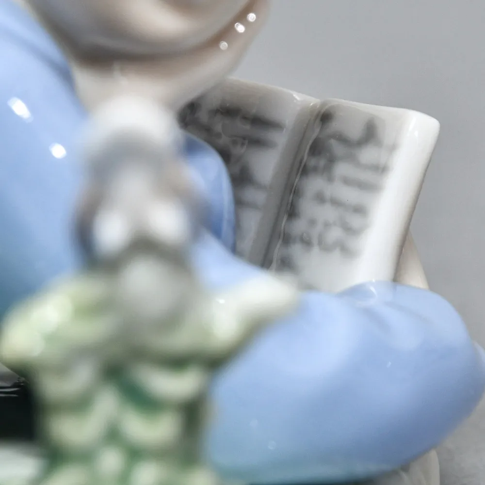 Коллекционная Фарфоровая статуэтка «Мальчик с собакой и птицей», Lladro Испания. 