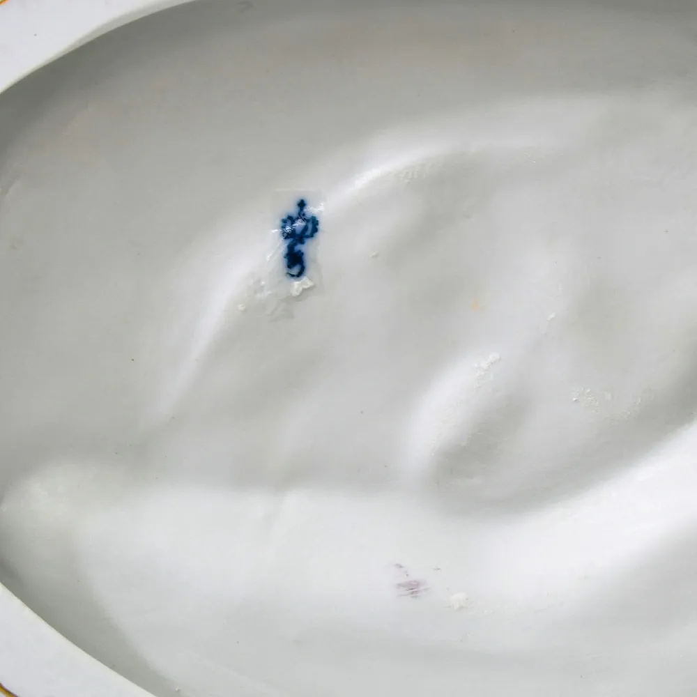 Коллекционная Фарфоровая статуэтка «Игра на волынке», SITZENDORF Германия.