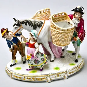 Антикварная Статуэтка - Салфетница «Дети и мул», фарфор SITZENDORF, Германия 1884 - 1902 годы.