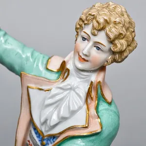 Антикварная статуэтка «Дама с кавалером. Приглашение на танец», Фарфор Muller & Co, Германия, 1907 - 1949 гг. 