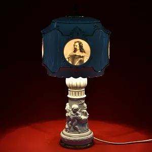 Фарфоровая Электрическая Лампа «ПОРТРЕТЫ», Литофания, Sitzendorf Германия.