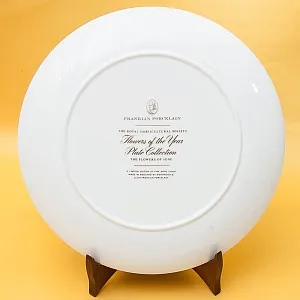 Коллекционная Тарелка «ЦВЕТЫ ИЮНЯ» Фарфор, WEDGWOOD, Англия -1978 год.