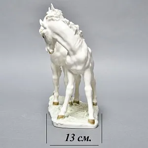 Коллекционная статуэтка «Лошади - Играющие Жеребята», Фарфор Hutschenreuther Германия, 1965 год.
