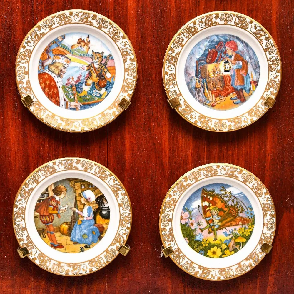 Набор Фарфоровых тарелок «Сказочный домик», The FRANKLIN Porcelain США - 1979 год.