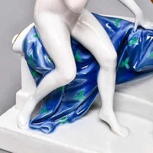 Антикварная Фарфоровая статуэтка «Обнаженная девушка и попугай», ROSENTHAL Германия - 1924 год.