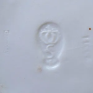 Редкость!!! Фарфоровая Шкатулка - Статуэтка «Дама в зеленом платье». SITZENDORF Германия