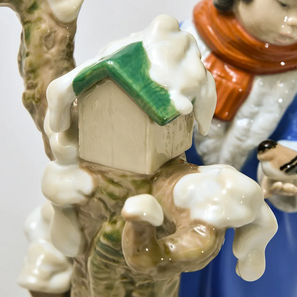 Коллекционная Фарфоровая статуэтка «Морозная зима или Девочка с птицей», Lladro Испания, 1985 год.