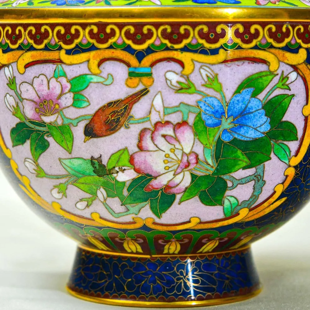 Редкость! Парные Вазы «Птицы в цветущем саду» в технике «Клуазоне» Китай начало ХХ века.