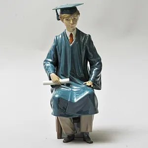 Большая Коллекционная Фарфоровая статуэтка «ВЫПУСКНИК». Lladro Испания - 1983 год.