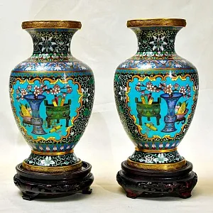 Редкость! Парные Вазы «Натюрморт с Вазами» в технике « Клуазоне» Китай начало ХХ века.