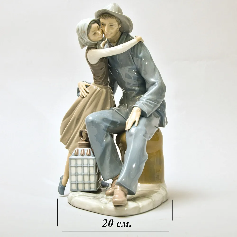 Редкость!!! Коллекционная Фарфоровая Статуэтка «ПОЦЕЛУЙ», Lladro Испания -1974 год.