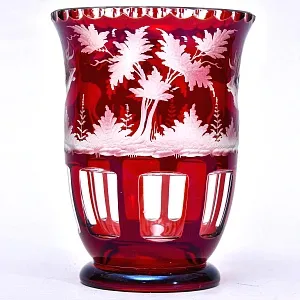 Винтажная Ваза «Охота» Рубиновый Хрусталь, Egermann, Богемия, Чехия, середина ХХ века.