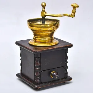 Антикварная Большая Ручная Механическая Кофемолка Франция 20-е годы ХХвека.