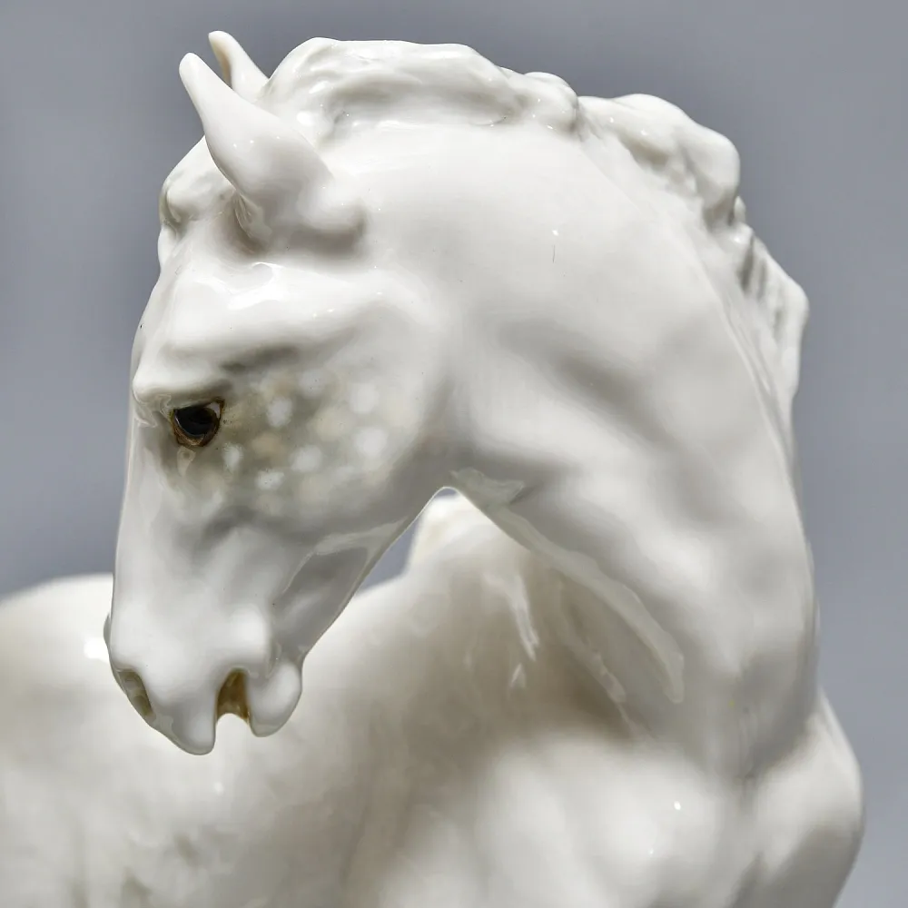 Коллекционная статуэтка «Лошади - Играющие Жеребята», Фарфор Hutschenreuther Германия, 1965 год.