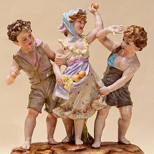 Антикварная Фарфоровая Статуэтка «Хулиганы», C.G.SCHIERHOLZ & SON Германия -1865 -1907 годы.