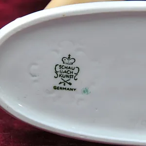 Коллекционная Фарфоровая статуэтка «Девушка с собакой. Бегущие», Schau Bach Kunst Германия - 1953 год.