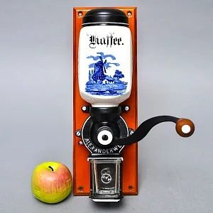 Редкая! Антикварная Настенная Ручная Механическая Кофемолка - Мельница, Alexanderwerk Германия.