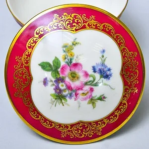 Классическая Фарфоровая Шкатулка - Бонбоньерка «Цветение Лета», LINDNER Германия, середина ХХ в.