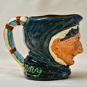 Авторский Фарфоровый Кувшин «Бабушка», Royal Doulton Англия, 1941 - 1955 годы.