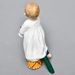 Коллекционная Фарфоровая статуэтка «Дети Хеншеля. Ребёнок с палочкой и барабаном», Meissen Германия.