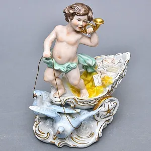 Редкая Фарфоровая Статуэтка «Путти - ПОЧТАЛЬОН», Scheibe - Alsbach, Германия середина ХХ века.