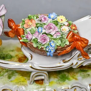 Коллекционная Фарфоровая статуэтка «Маленький Цветочник» Scheibe-Alsbach Германия.