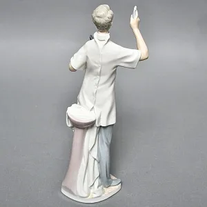  Коллекционная Фарфоровая статуэтка «Врач - Стоматолог», Lladro Испания, 1977 год.