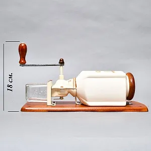 Редкая! Фарфоровая Настенная Ручная Механическая Кофемолка PeDe, Голландия.