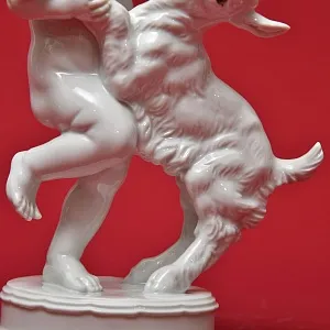 Антикварная Фарфоровая Статуэтка «ПУТТИ С КОЗЛЕНКОМ», ROSENTHAL Германия - 1939 год.