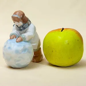 Авторская Коллекционная Фарфоровая Статуэтка «Снежный Ком», Дулёво Россия.