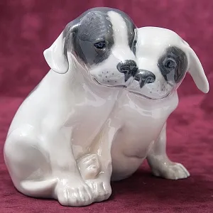 Фарфоровая Статуэтка Собаки - «Два щенка» ROYAL COPENHAGEN,  Дания 1969 -1974 года.