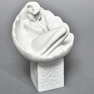 Коллекционная Фарфоровая статуэтка «Девушка, Знак Зодиака - Рак», Royal Copenhagen Дания.