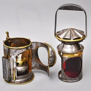 Редкость! Старинный Сигнальный Керосиновый Фонарь, C.EASTCATE & SON Ltd Англия -1944 год.