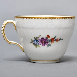 Антикварная Фарфоровая Кофейная пара «Цветочный букет», Royal Copenhagen Дания, 1870 - 1890 годы. 