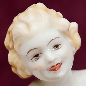 Фарфоровая Статуэтка «Майский Танец», Hutschenreuther, Германия -1955-1968 годы.