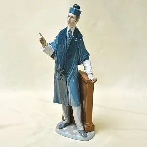 РЕДКОСТЬ! Большая Коллекционная Фарфоровая статуэтка «Юрист» Lladro, Испания - 1974 год.
