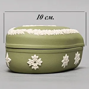 Шкатулка - Бонбоньерка «Античный сюжет», фарфор ВЕДЖВУД / WEDGWOOD, Англия, вторая половина ХХ века.