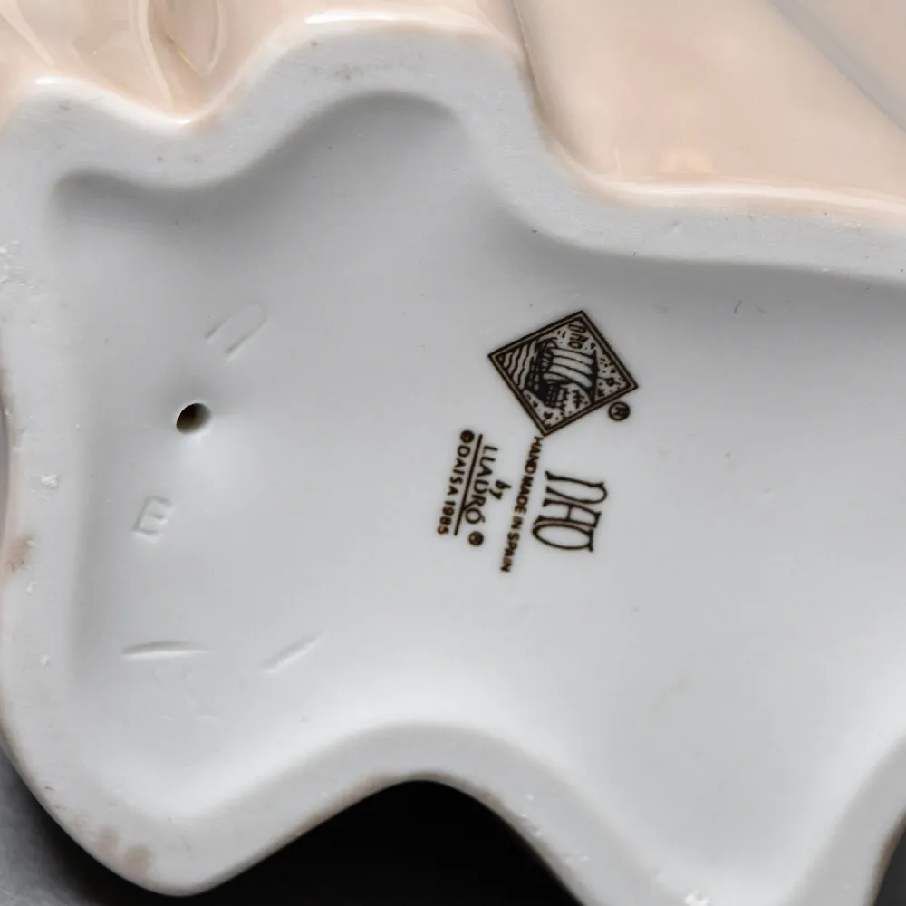 Коллекционная Фарфоровая статуэтка «Девочка с клоуном», Nao by Lladro Испания, 80-е гг. 