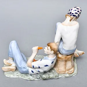 Большая Коллекционная Фарфоровая статуэтка «Бездельники», Россия ДФЗ Дулево. 